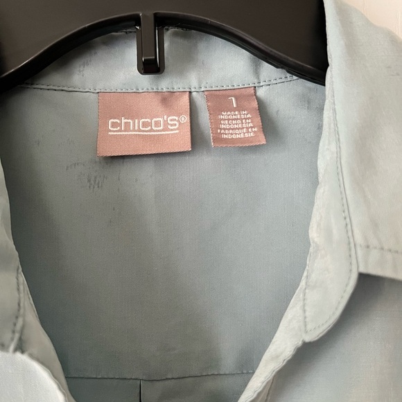 Chico's Blue Notched Collar Button Down Blouse Size 1 - Picture 2 of 7